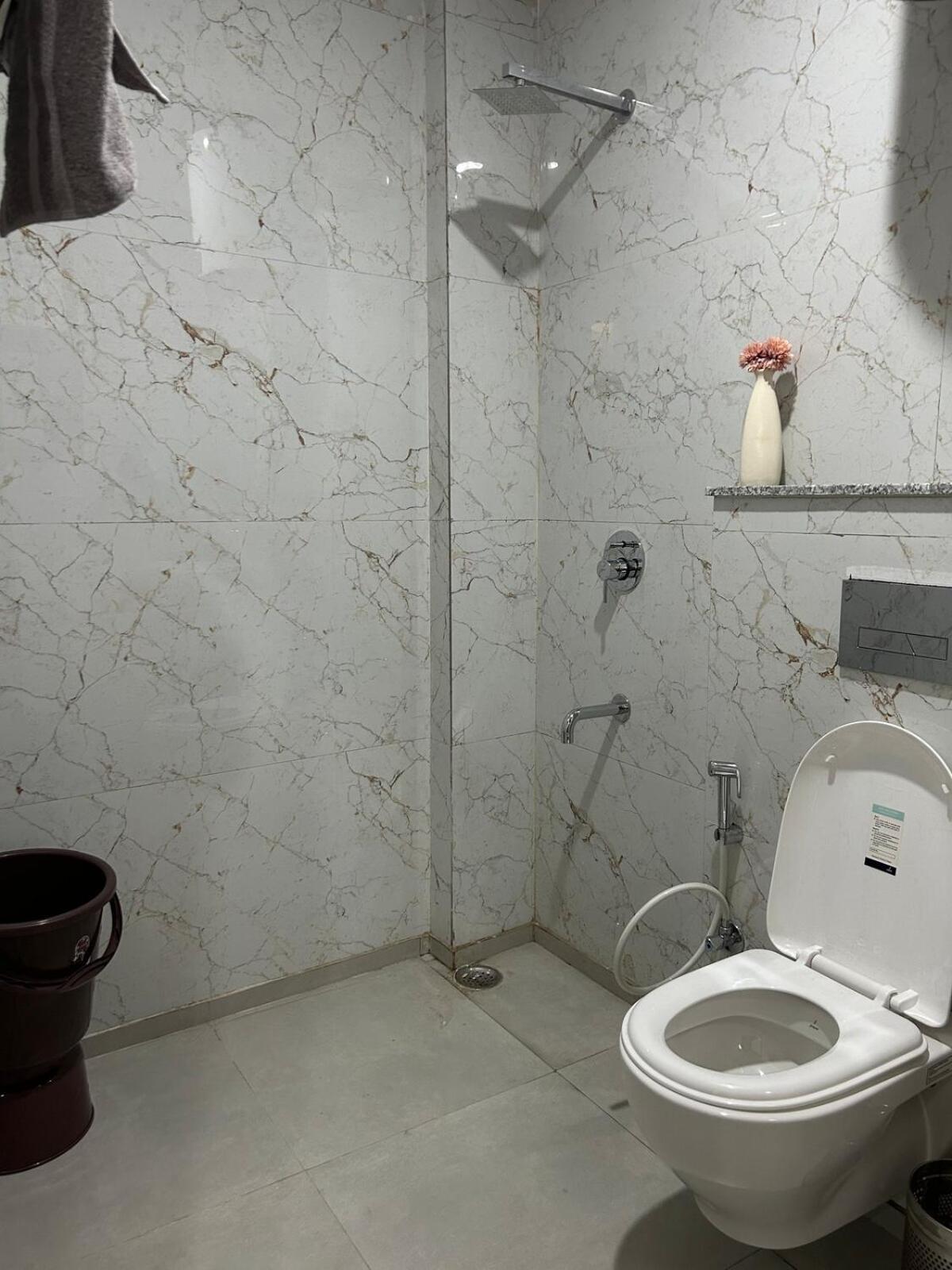 House Of Solace At Saket 2bhk Big Terrace *